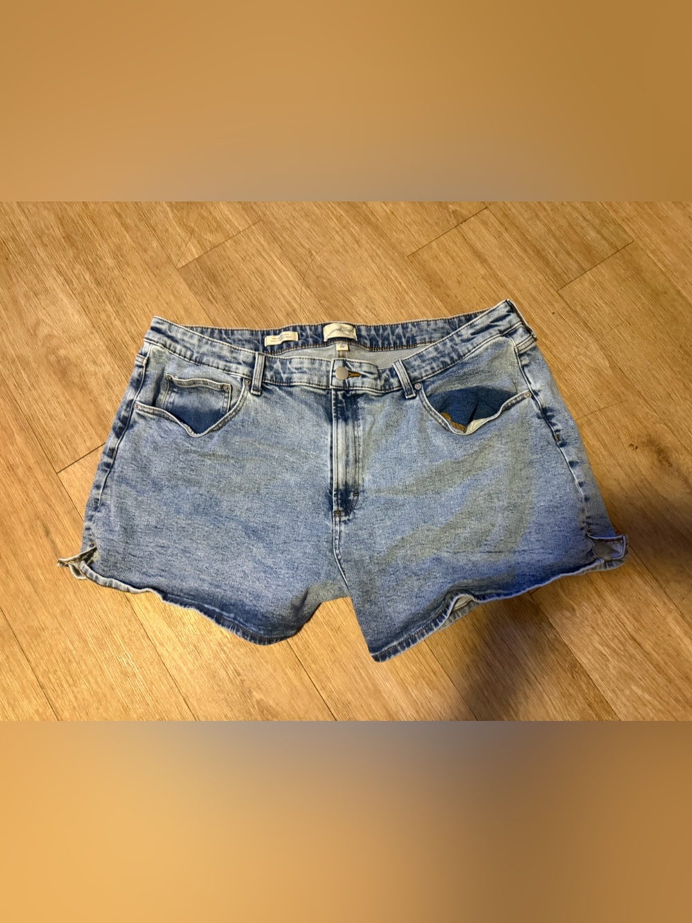 Universal Thread Light Wash Boyfriend Denim Shorts